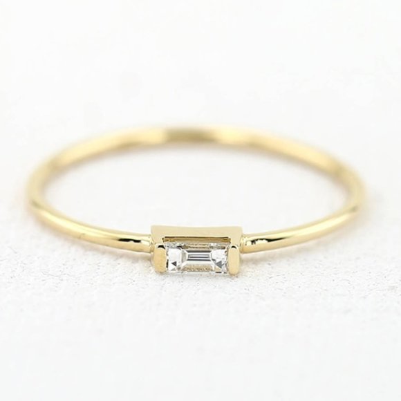 Jewelry - Thin 14kt yellow gold ring band sz 6.5 moissanite